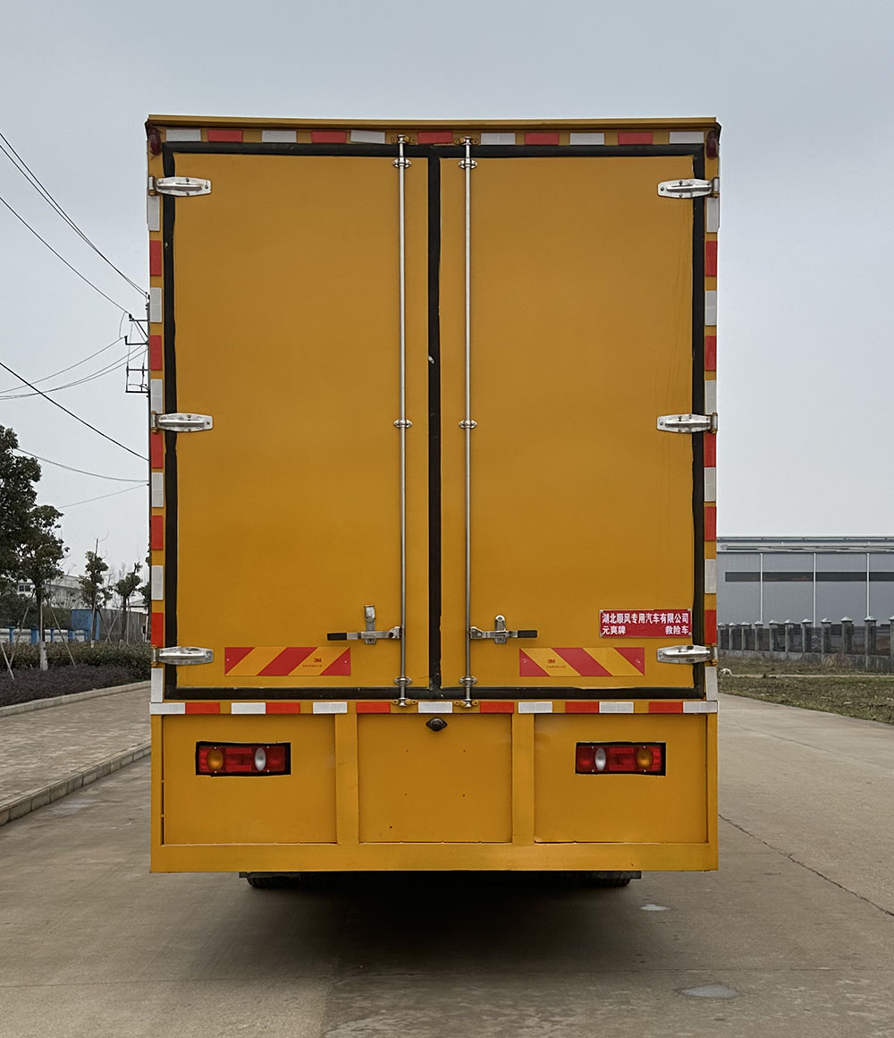东风天锦10000方天型型救险车