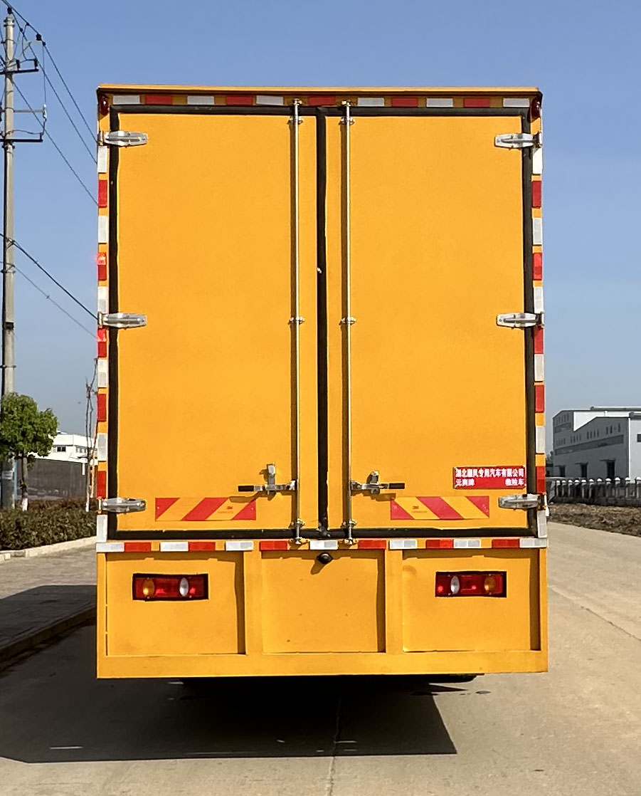 东风天锦6000方大型救险车