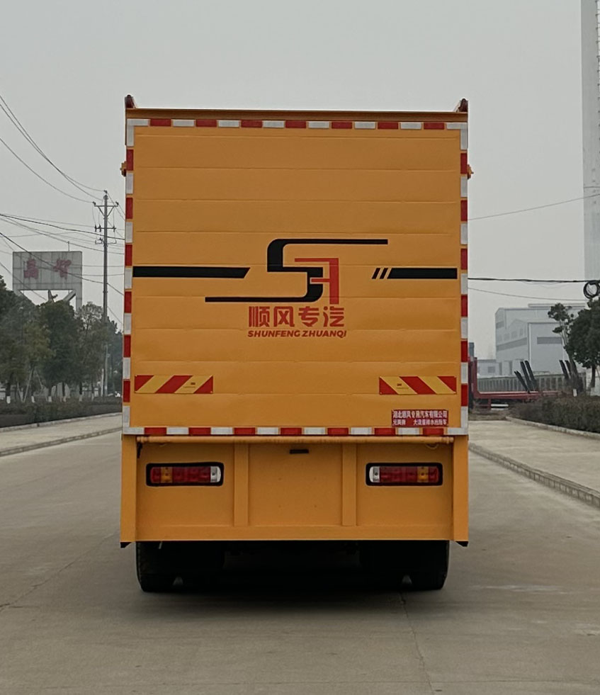 重汽豪沃大流量排水抢险车