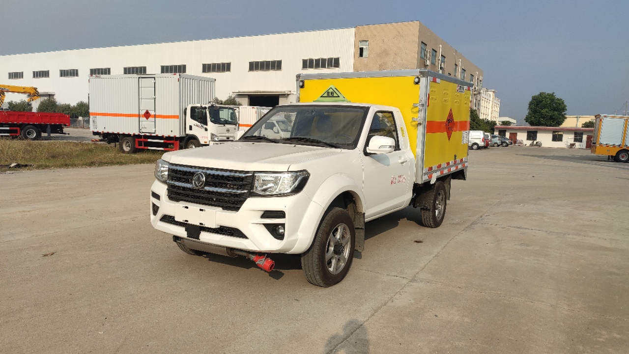 东风皮卡爆破器材运输车