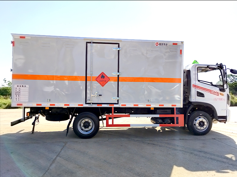 东风华神 DV3 易燃气体厢式运输车