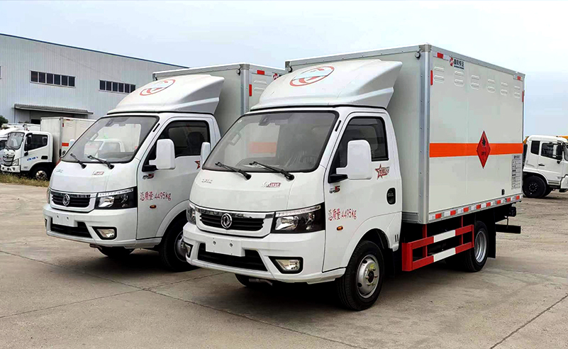 东风途逸 （柴油）易燃气体厢式运输车