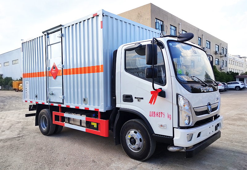 福田奥铃4米 （黄牌）易燃气体厢式运输车