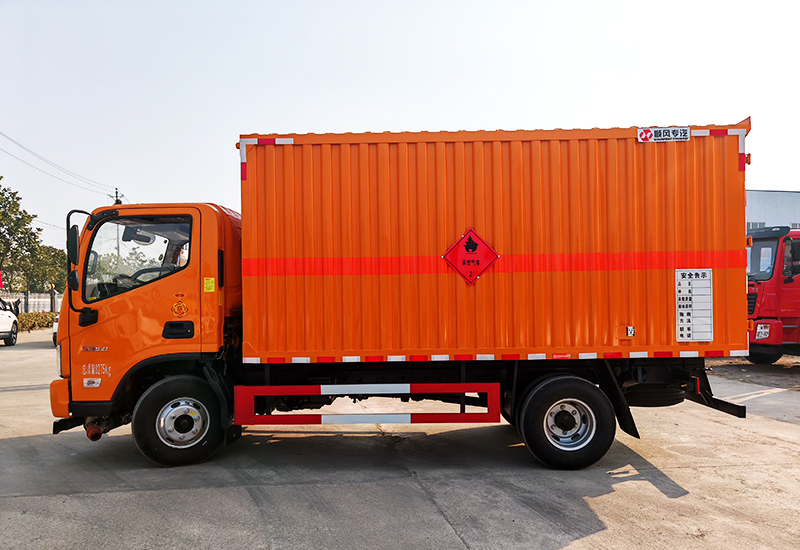 福田欧马可4米 （黄牌）易燃气体厢式运输车